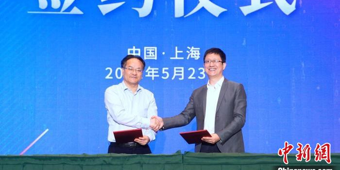 米乐官方网站- 里昂启用全新训练基地，科技赋能打造智慧足球体系  